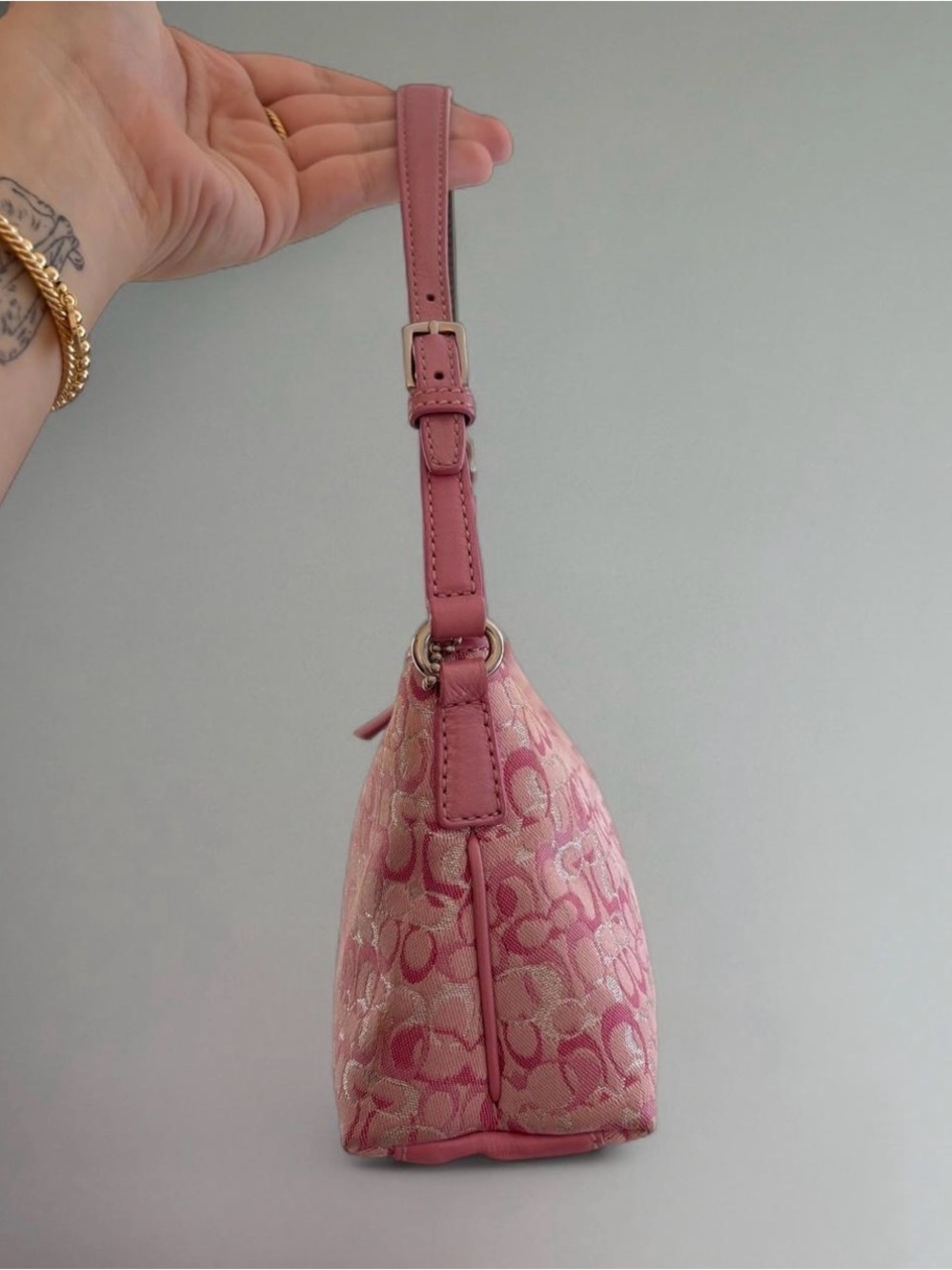 Vintage 2004 Coach Pink Optic Lurex Signature Demi Bag ๐ - Picture 3 of 9
